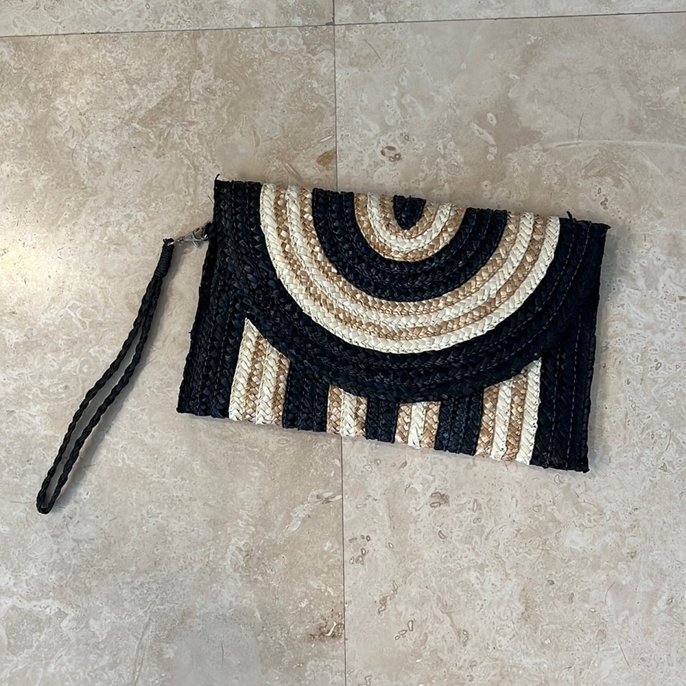 Straw clutch bag with removable wrist strap